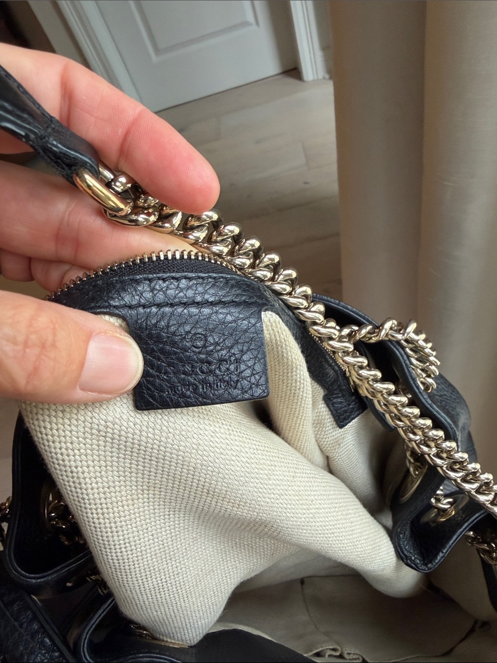 Gucci Black Pebbled Leather Shoulder Bag with Gold Chain Straps and Tassel - Picture 5 of 5